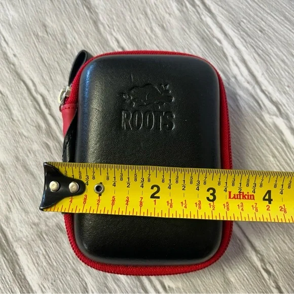 New Roots Canada Travel Zippered Compact Playing Card Set - Picture 7 of 8